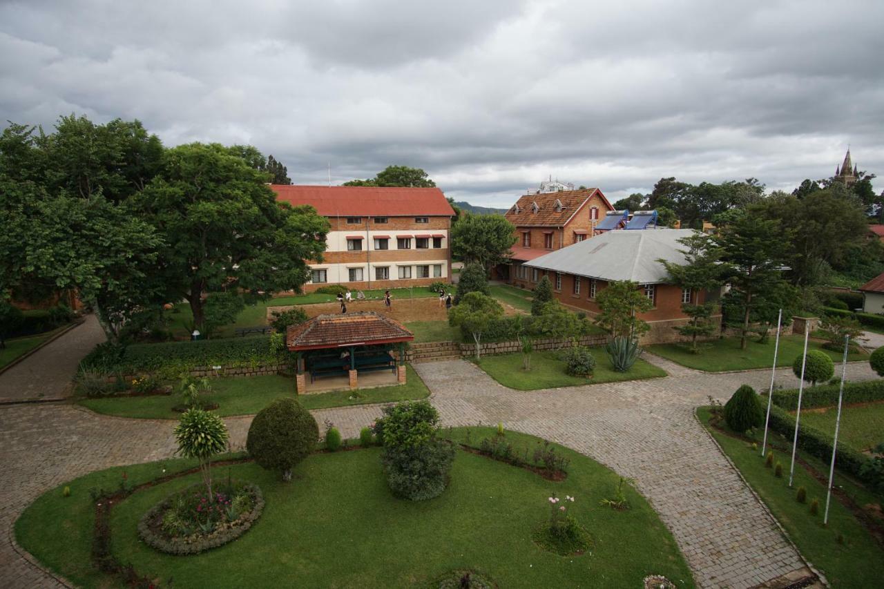 Hotel Lovasoa 4C à Antsirabe Extérieur photo